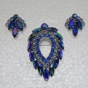 SARAH COVENTRY "PATEN PENDING"  BLUE  PIN & CLIP EARRINGS